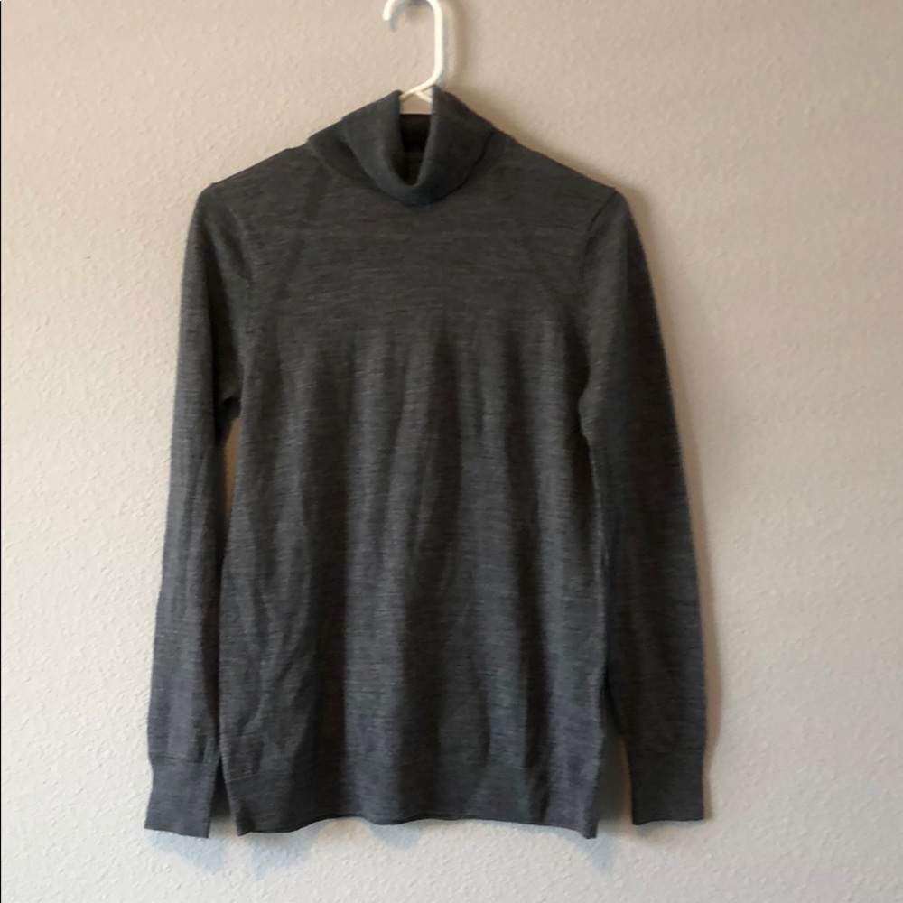 Banana Republic turtleneck